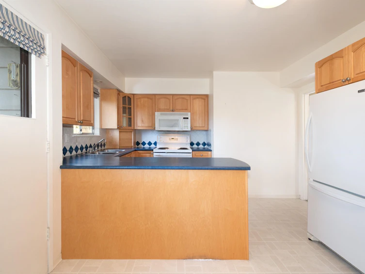 712 Macintosh Street, Coquitlam, BC, V3J 4Y7 - 10