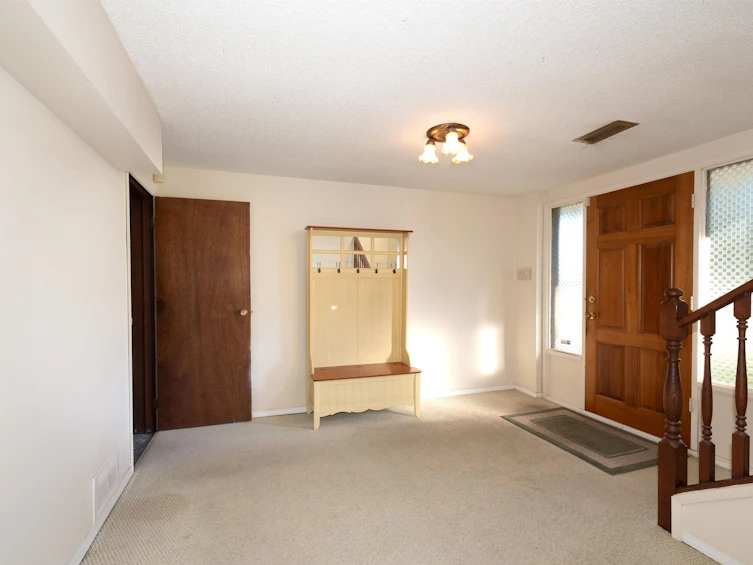 712 Macintosh Street, Coquitlam, BC, V3J 4Y7 - 2