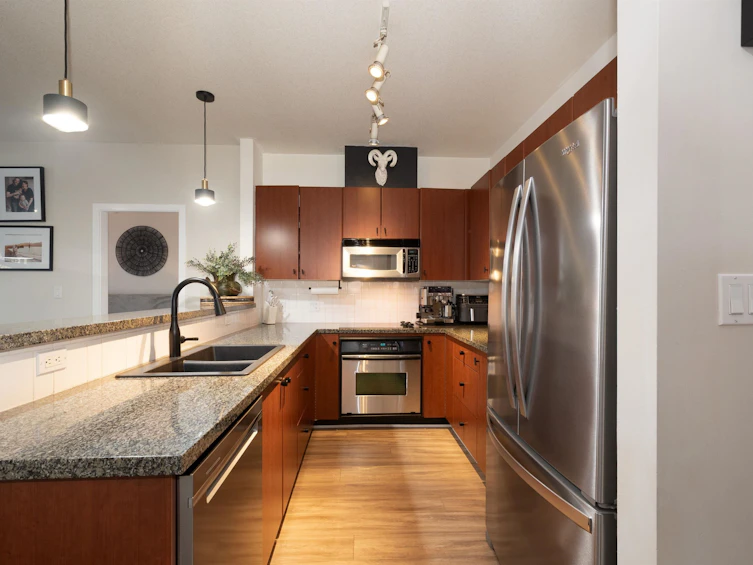 121-100 Capilano Road, Port Moody, BC, V3H 5M9 - 21