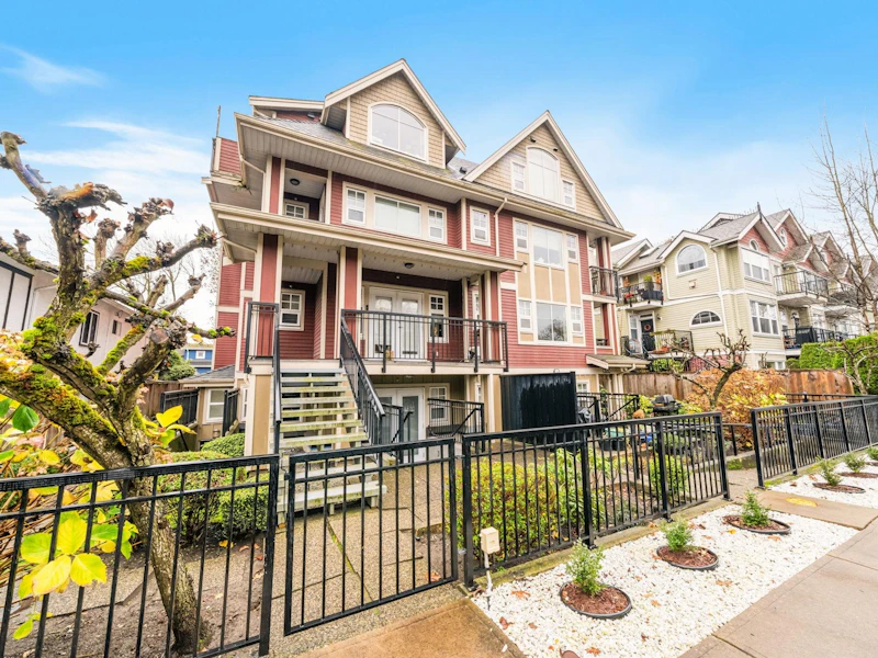 203 - 930 W 16th Avenue, Vancouver BC V5Z 1T2