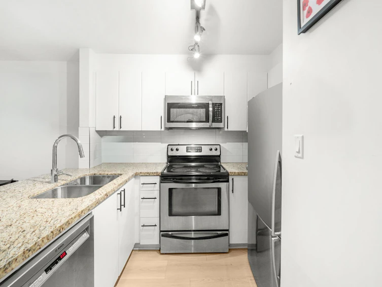 203-930 W 16th Avenue, Vancouver, BC, V5Z 1T2 - 10