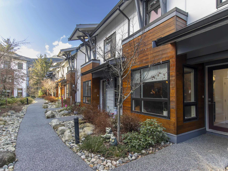 40-1188 Main Street, Squamish, BC, V8B 0Z3