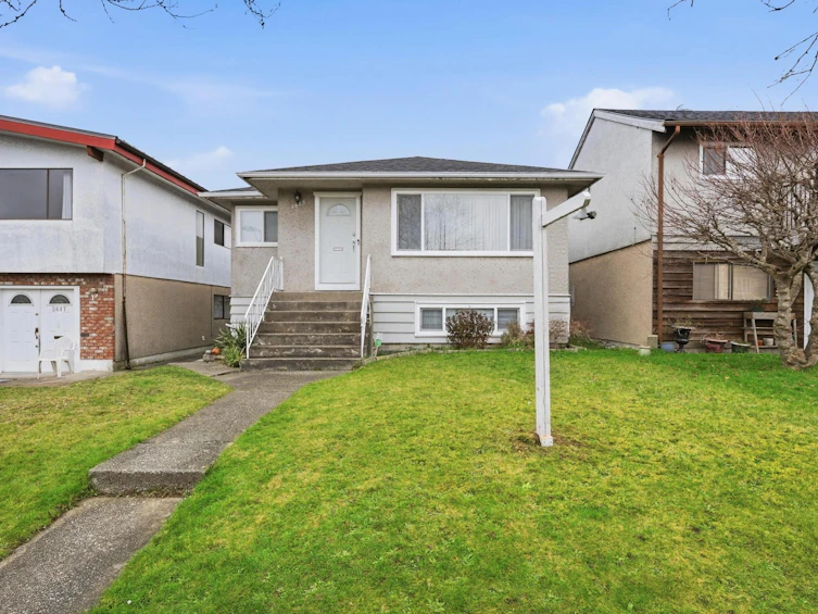 2625 E 21st Avenue, Vancouver, BC, V5M 4E8 - 2