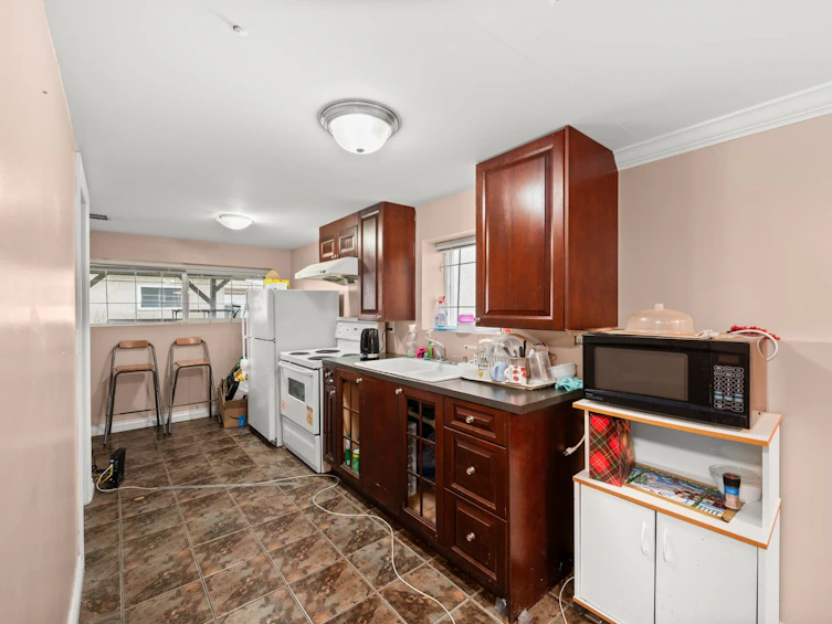 2625 E 21st Avenue, Vancouver, BC, V5M 4E8 - 17