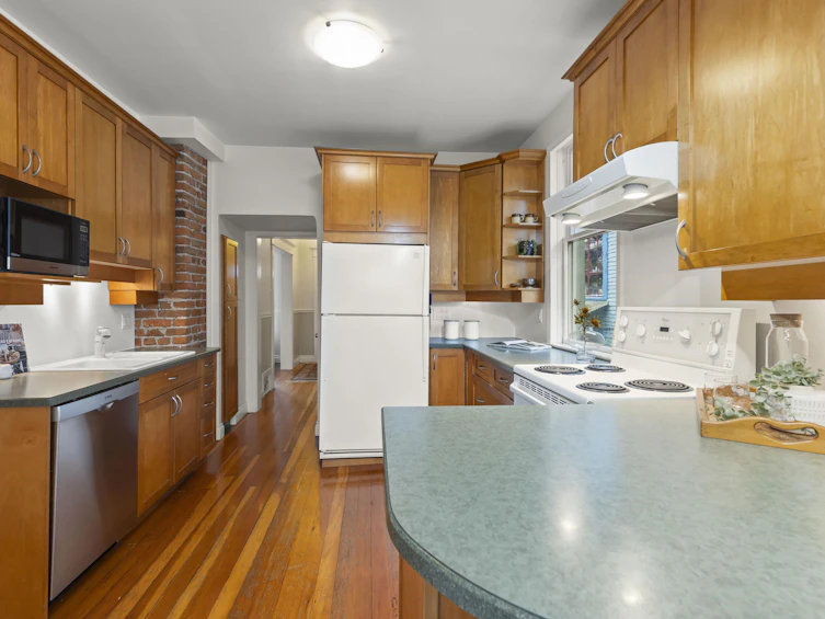 829 E 14th Avenue, Vancouver, BC, V5T 2N5 - 9