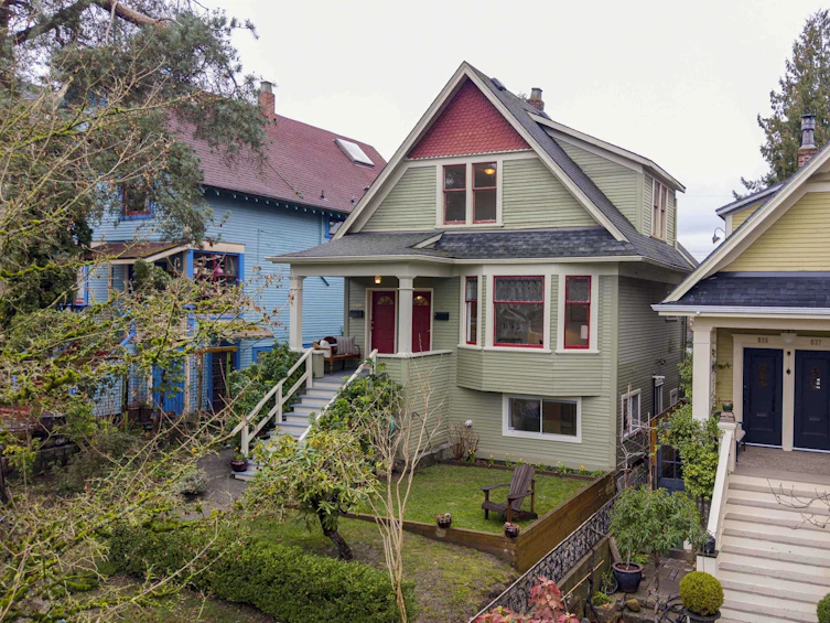 829 E 14th Avenue, Vancouver, BC, V5T 2N5 - 36