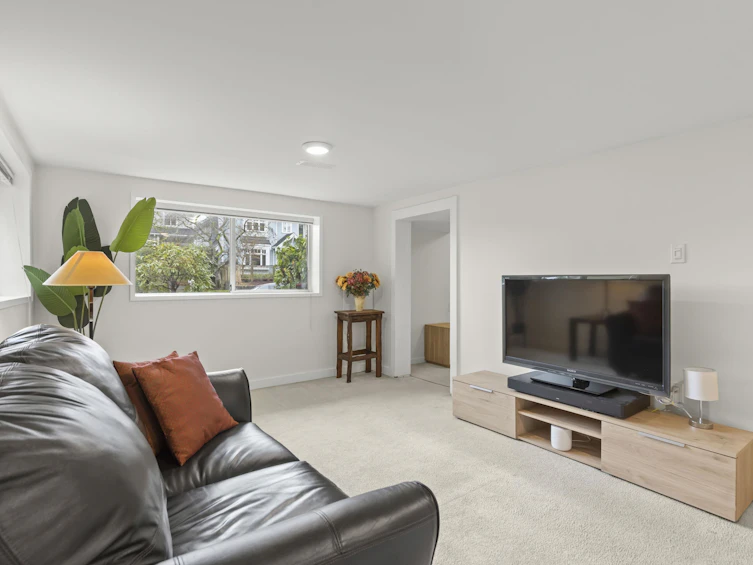 829 E 14th Avenue, Vancouver, BC, V5T 2N5 - 28