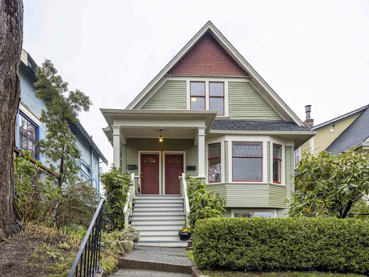 829 E 14th Avenue, Vancouver, BC, V5T 2N5 - 2