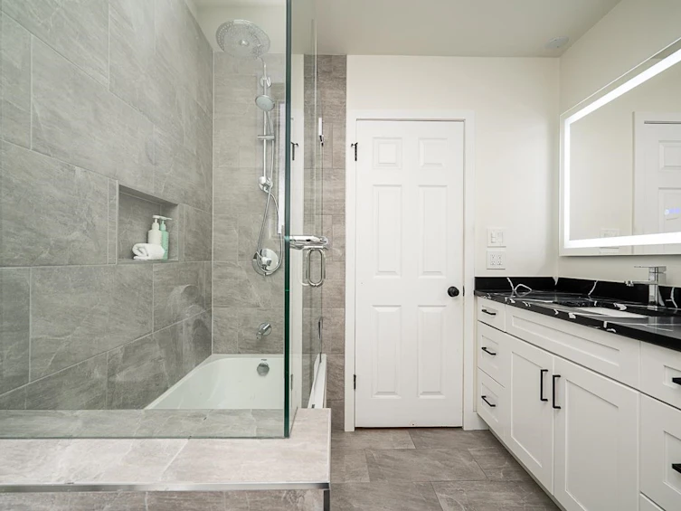 220 N Grosvenor Avenue, Burnaby, BC, V5B 1J4 - 27