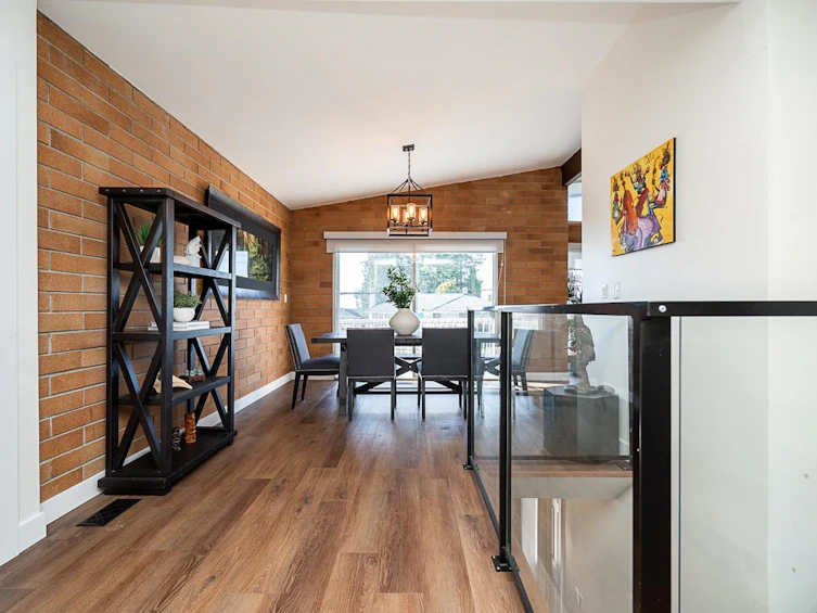 220 N Grosvenor Avenue, Burnaby, BC, V5B 1J4 - 13