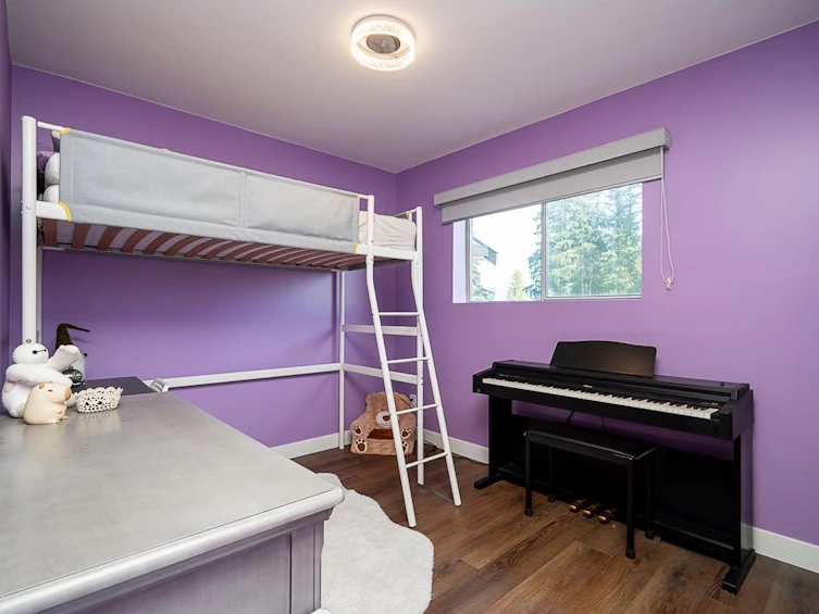 220 N Grosvenor Avenue, Burnaby, BC, V5B 1J4 - 20
