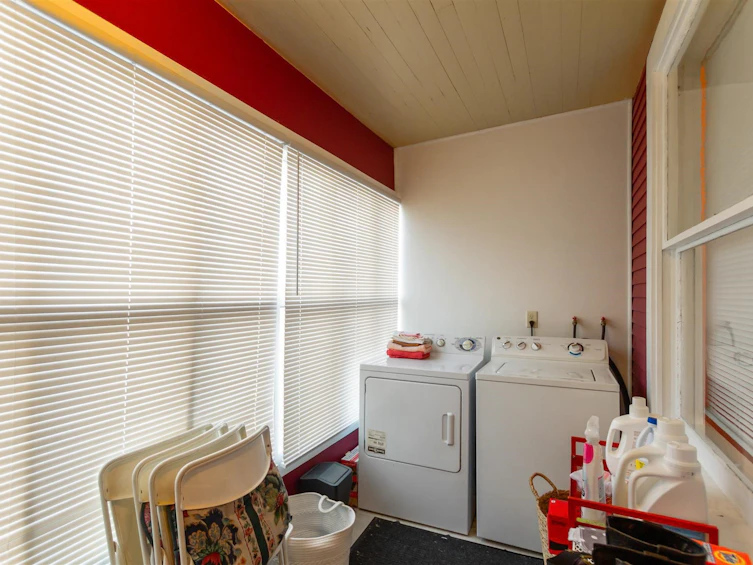 1925 Adanac Street, Vancouver, BC, V5L 2E5 - 13