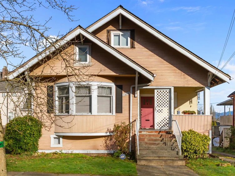 1925 Adanac Street, Vancouver, BC, V5L 2E5
