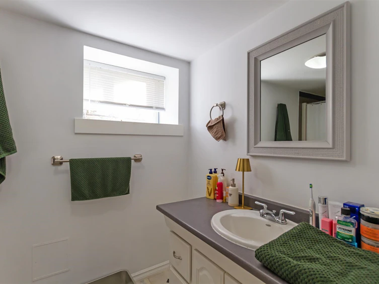 1925 Adanac Street, Vancouver, BC, V5L 2E5 - 21
