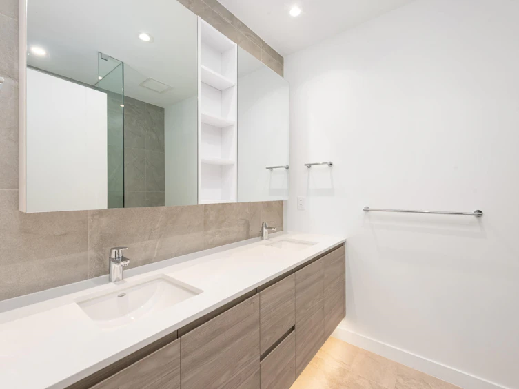 1703-660 Quayside Drive, New Westminster, BC, V3M 0P1 - 17