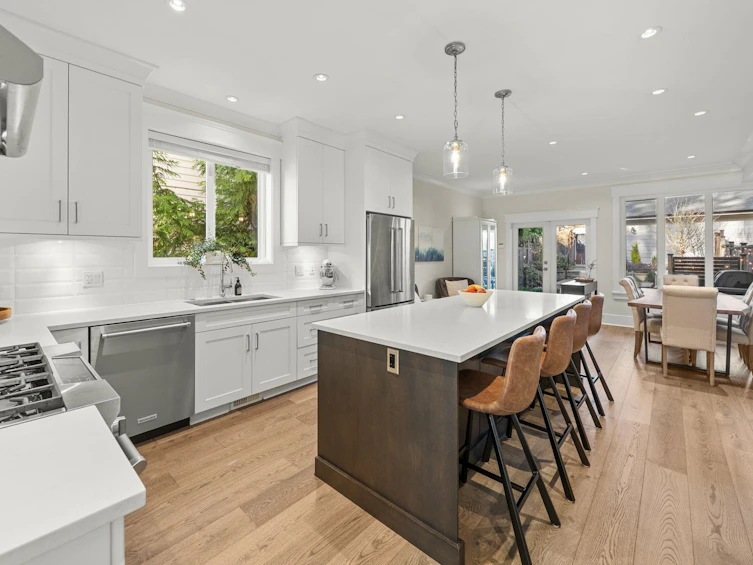 244 E 18th Street, North Vancouver, BC, V7L 2X6 - 2