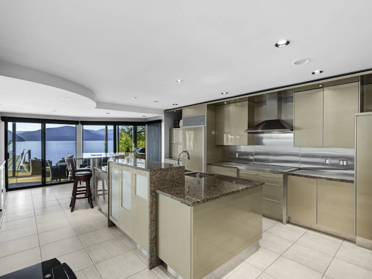 2 Strachan Point Road, West Vancouver, BC, V7W 1C6 - 24