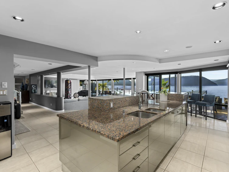2 Strachan Point Road, West Vancouver, BC, V7W 1C6 - 23
