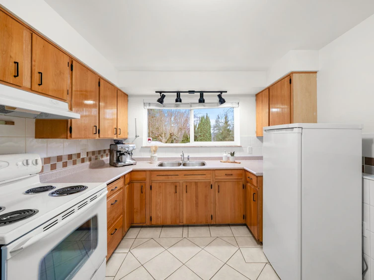 4174 Dollarton Highway, North Vancouver, BC, V7G 1A2 - 18