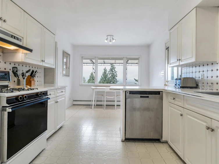 3088 Lazy A Street, Coquitlam, BC, V3C 3N9 - 15