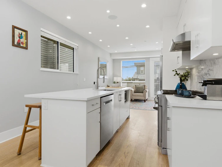 255 E 6th Street, North Vancouver, BC, V7L 1P4 - 7