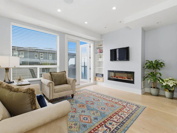255 E 6th Street, North Vancouver, BC, V7L 1P4 - 2