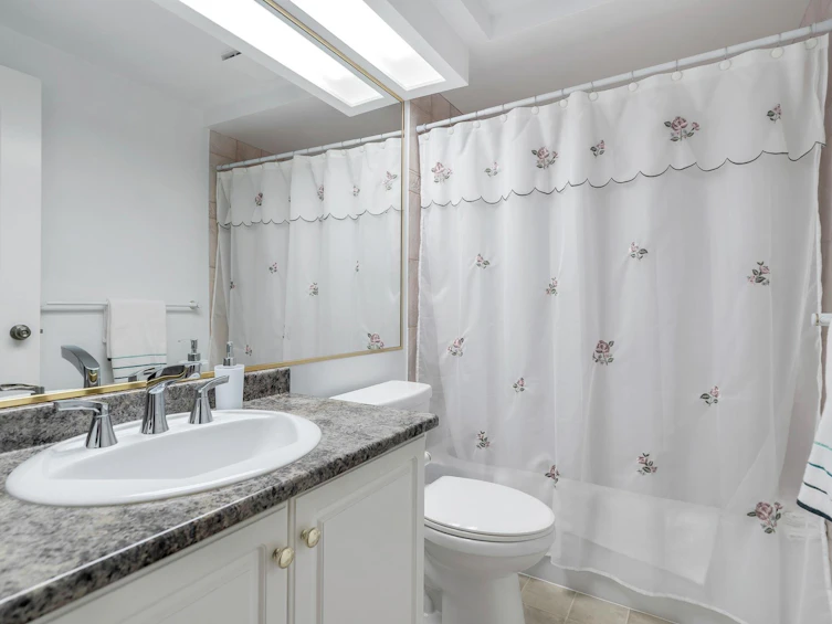 202-15284 Buena Vista Avenue, Surrey, BC, V4B 5K5 - 24