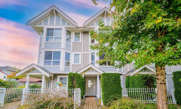 45-7370 Stride Avenue