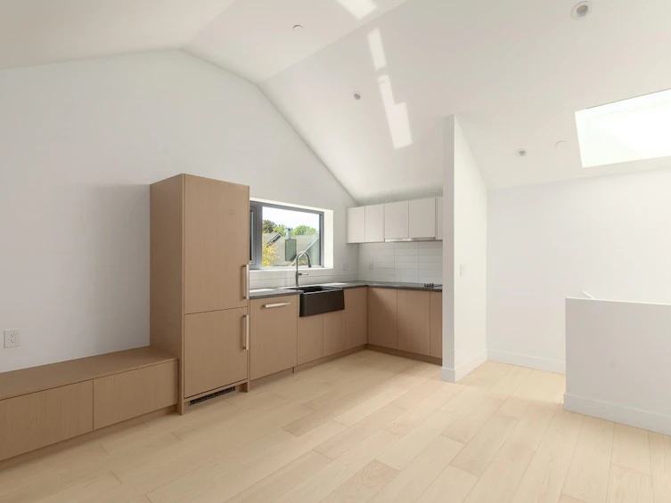 22 W 14th Avenue, Vancouver, BC - 2