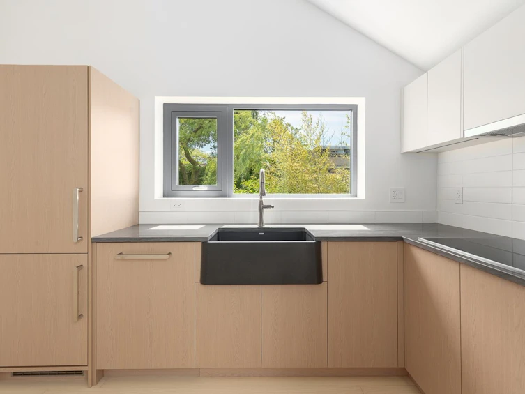 22 W 14th Avenue, Vancouver, BC - 4