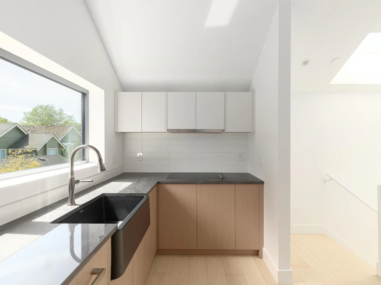 22 W 14th Avenue, Vancouver, BC - 5