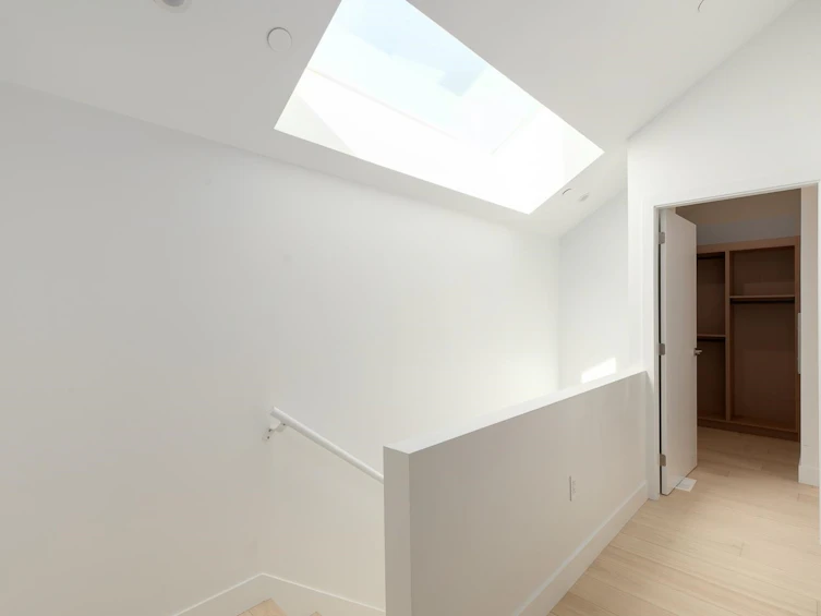 22 W 14th Avenue, Vancouver, BC - 8
