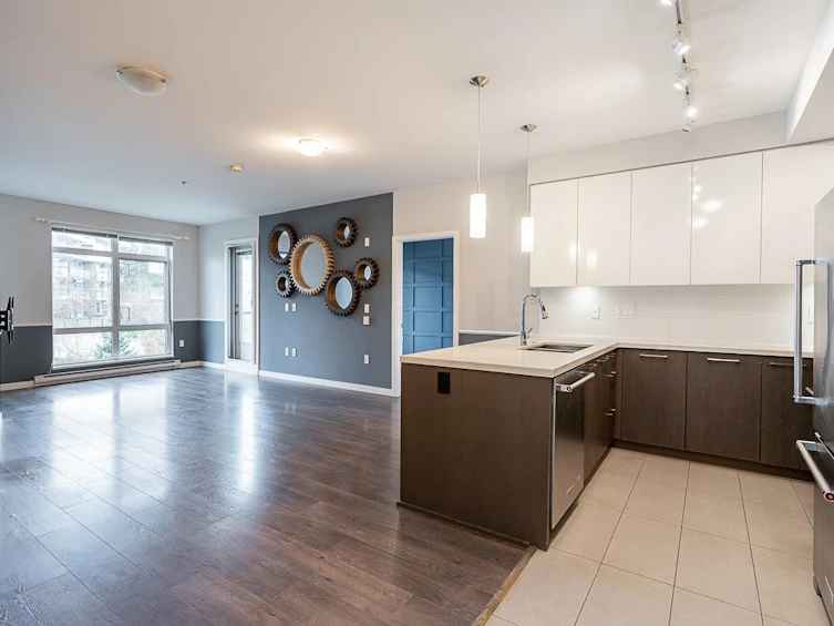 319-22 E Royal Avenue, New Westminster, BC, V3L 0H1 - 3