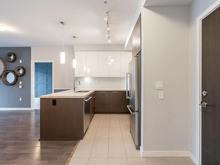 319-22 E Royal Avenue, New Westminster, BC, V3L 0H1 - 4