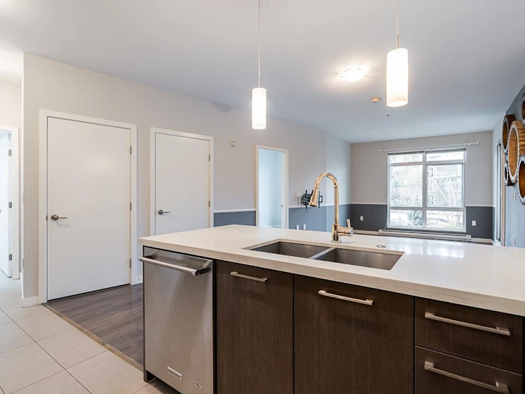 319-22 E Royal Avenue, New Westminster, BC, V3L 0H1 - 5