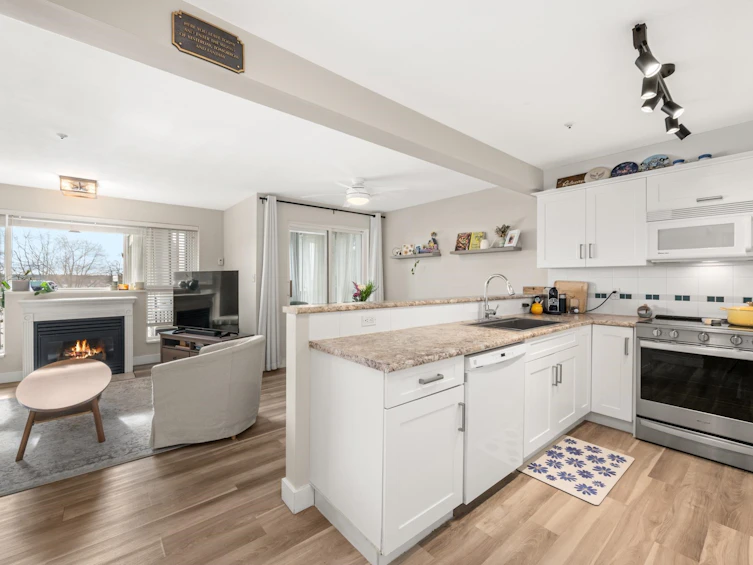 306-6390 196 Street, Surrey, BC, V2Y 1J2 - 5