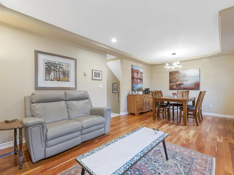 4721 Village Drive, Burnaby, BC, V5G 4V7 - 8