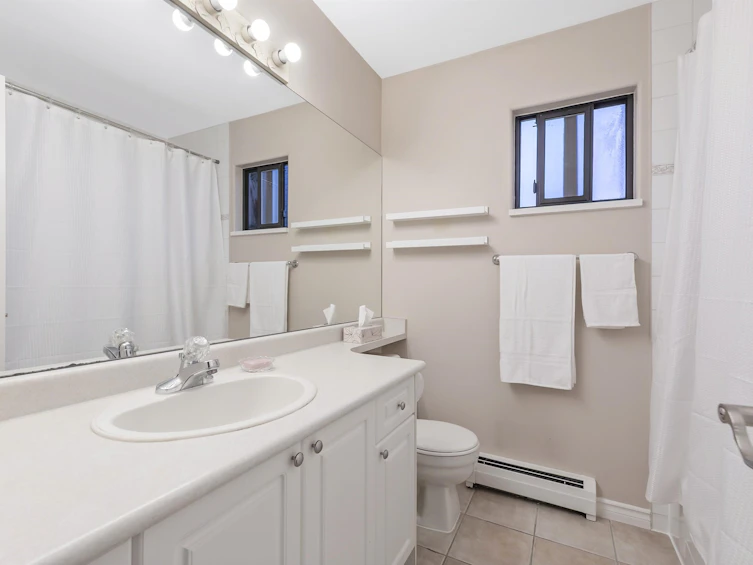 4721 Village Drive, Burnaby, BC, V5G 4V7 - 16