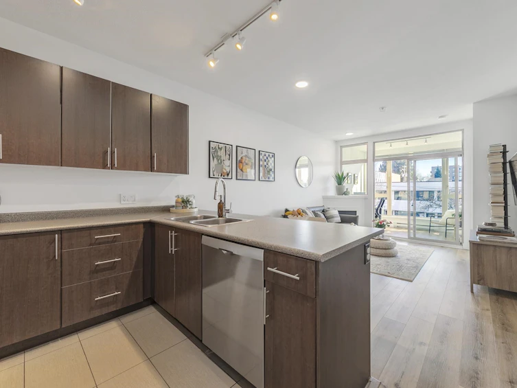 206-688 E 17th Avenue, Vancouver, BC, V5V 0A8 - 4