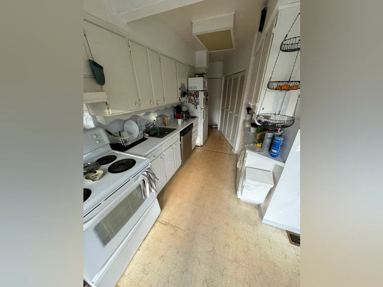 7244 Granville Street, Vancouver, BC, V6P 4X9 - 7