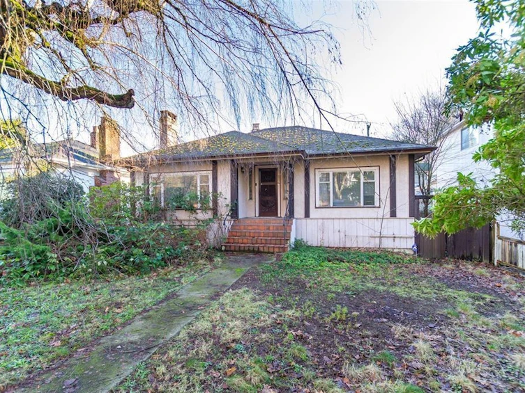 7244 Granville Street, Vancouver, BC, V6P 4X9