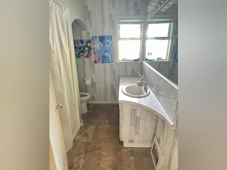 7244 Granville Street, Vancouver, BC, V6P 4X9 - 5