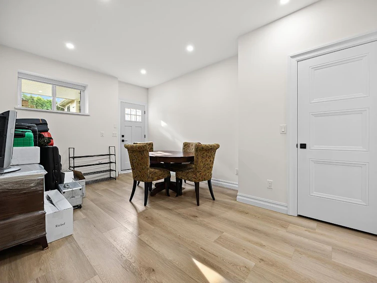 6902 Kitchener Street, Burnaby, BC, V5B 2J9 - 32