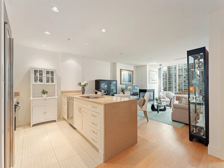 1008-590 Nicola Street, Vancouver, BC, V6G 3J8 - 10