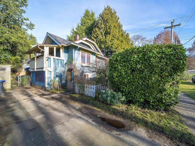 726 Tenth Street, New Westminster, BC, V3M 3Z9 - 30