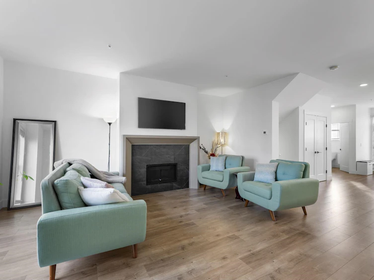 19656 75a Avenue, Langley, BC, V2Y 3T2 - 4