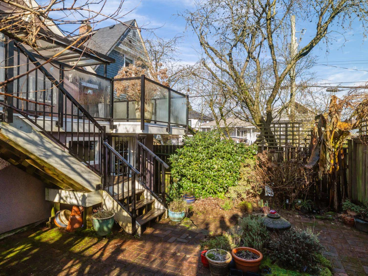 936 Semlin Drive, Vancouver, BC, V5L 4J8 - 33