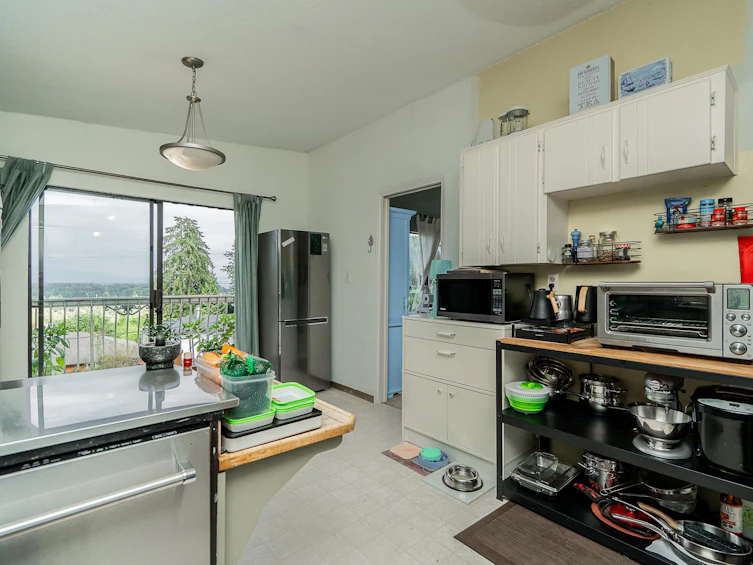 992 Saddle Street, Coquitlam, BC, V3C 3N5 - 11