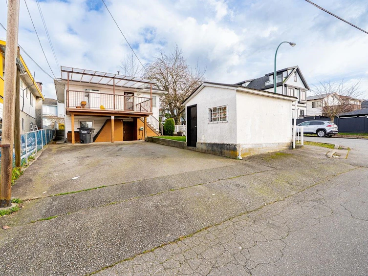 3895 Windermere Street, Vancouver, BC, V5R 2G4 - 23