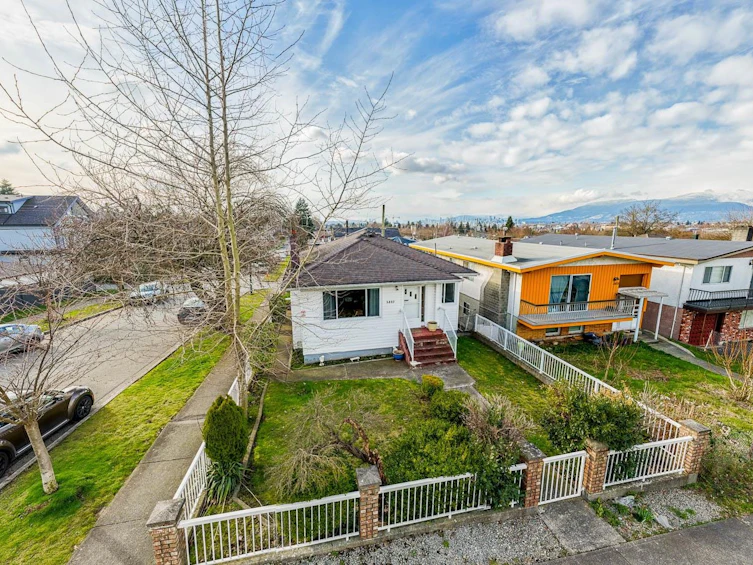 3895 Windermere Street, Vancouver, BC, V5R 2G4 - 25